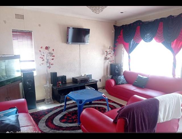 4 BEDROOM HOUSE FOR SALE IN LENASIA SOUTH